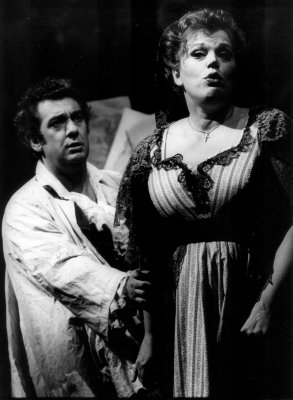 Helena Döse as Tosca with Placido Domingo